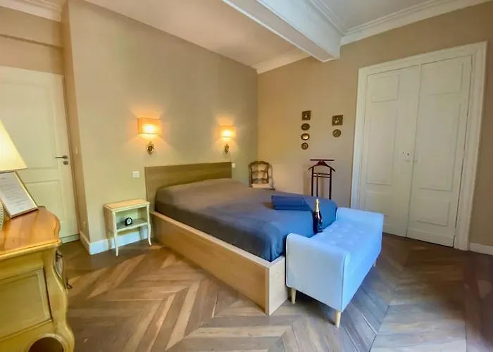 Apartamento L'historien - Avec Balcon Coeur De Nimes